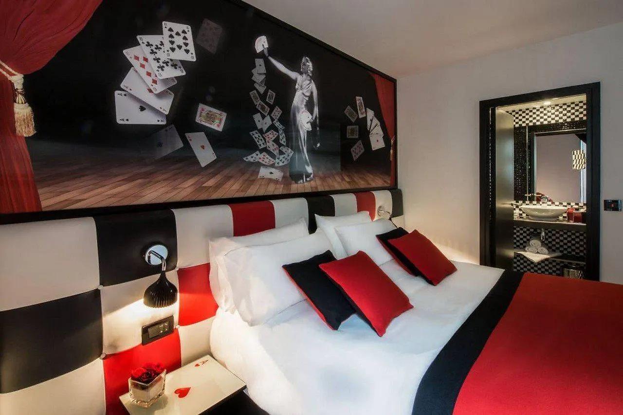 ***  Hotel Splendor Elysees Paris France