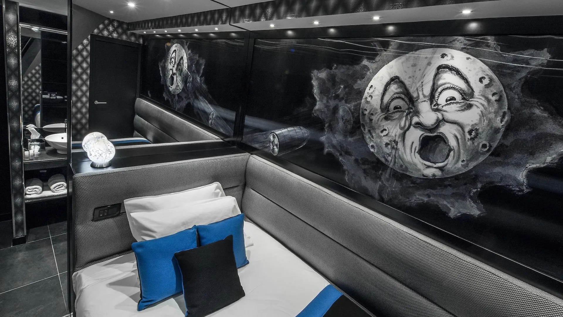 Hotel Splendor Elysees Paris