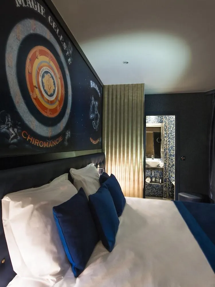 ***  Hotel Splendor Elysees Paris France