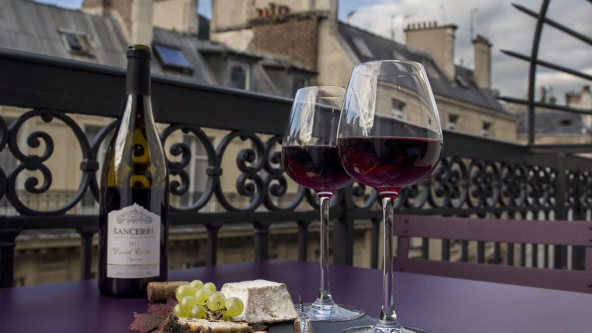 ***  Hotel Splendor Elysees Paris France