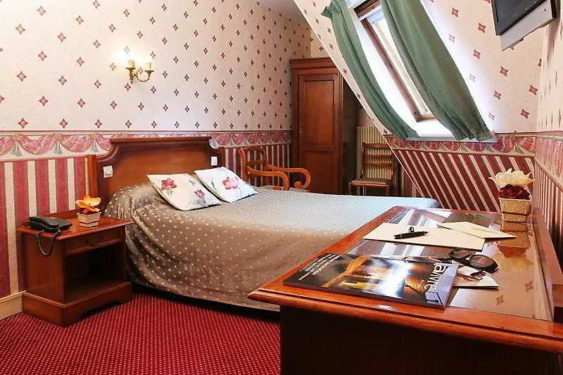 Hotel Splendor Elysees Paris